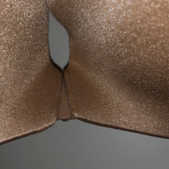 38D beautiful NWT Victoria Secret beautiful light tan with front closure Bra. - Picture 2 of 6